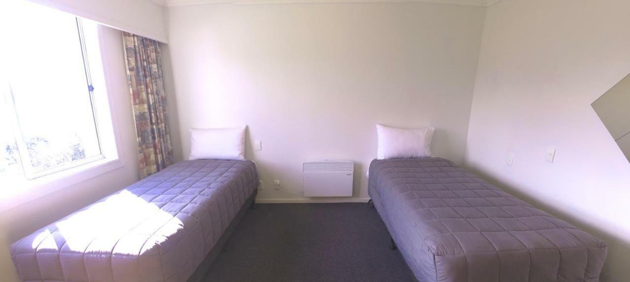 Lone Moose Backpackers Hostel Te Anau Room photo